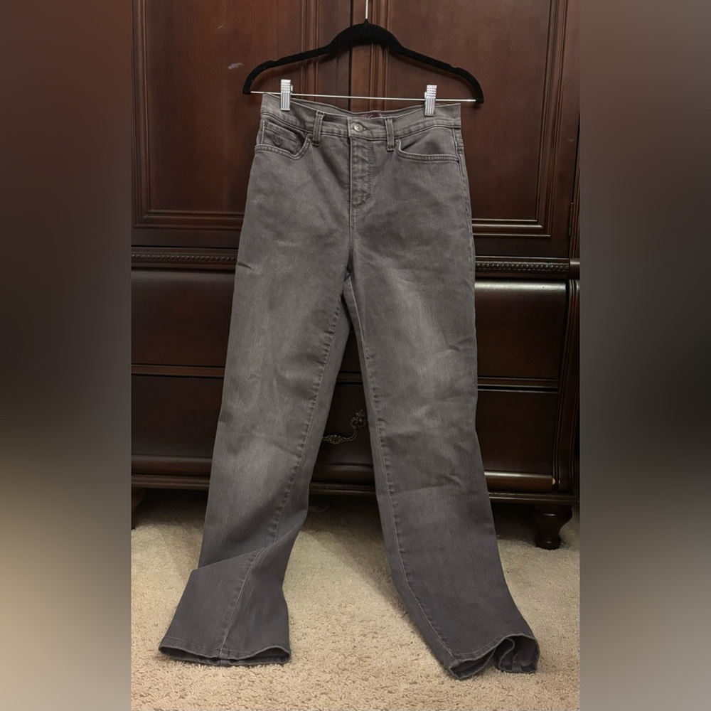 Gloria Vanderbilt Classic Low Rise Jeans, Size: 4 RUNS BIG